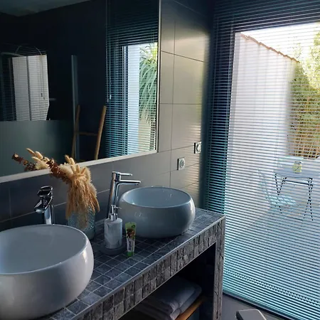 Bed & Breakfast Aix'capade By Aixkeys Avec Piscine 5 Min Plages Fouras 3*